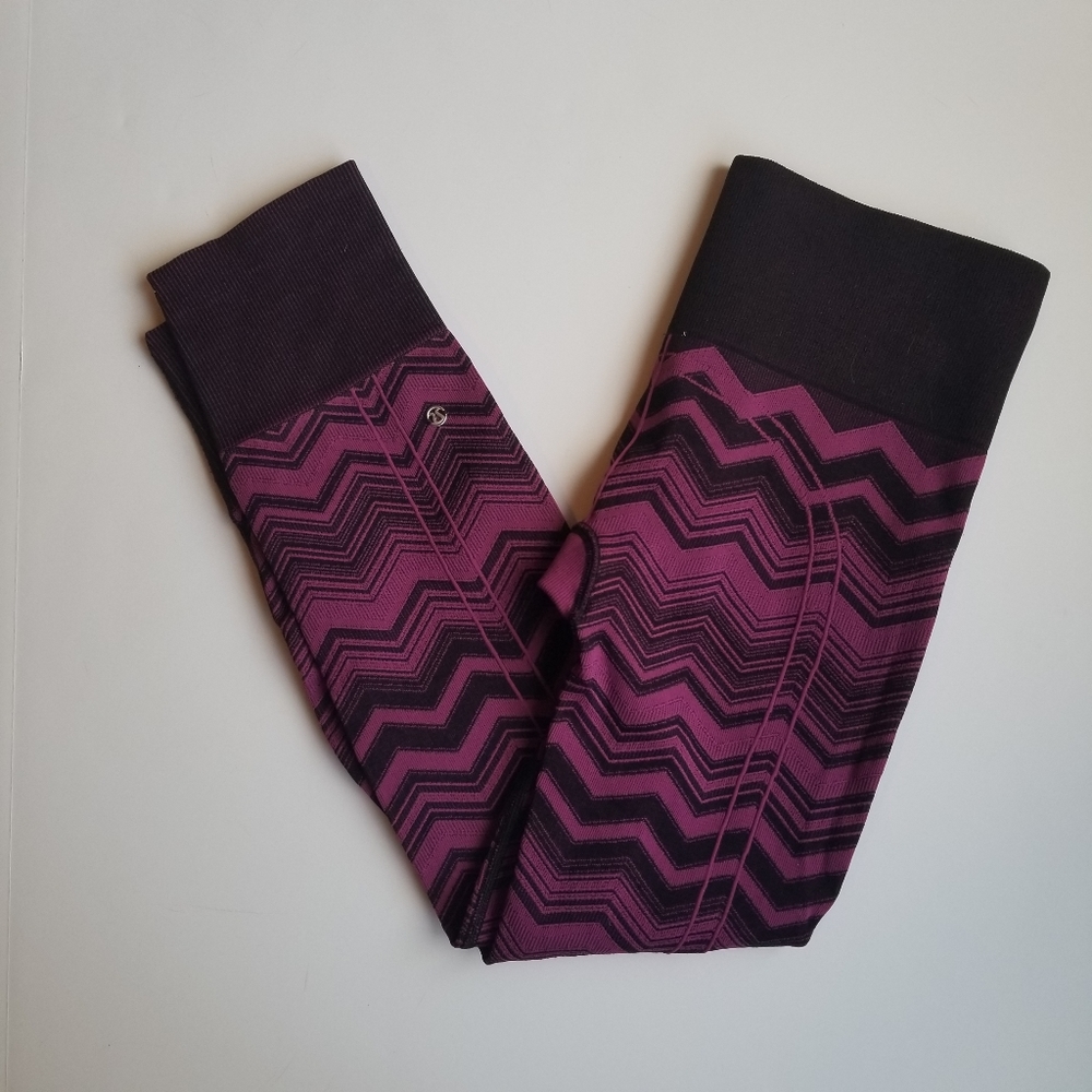 Lululemon Ebb To Street Chevron Purple Seamless Leggings Pant 8 - Picture 2 of 7